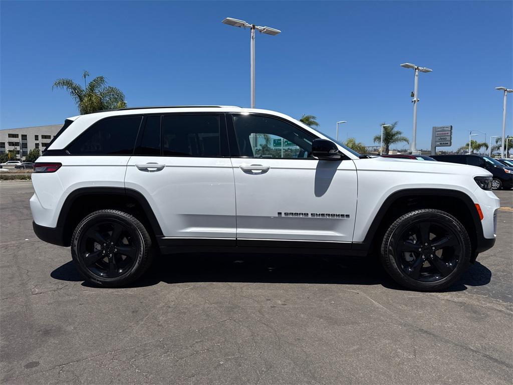 new 2025 Jeep Grand Cherokee car, priced at $43,925