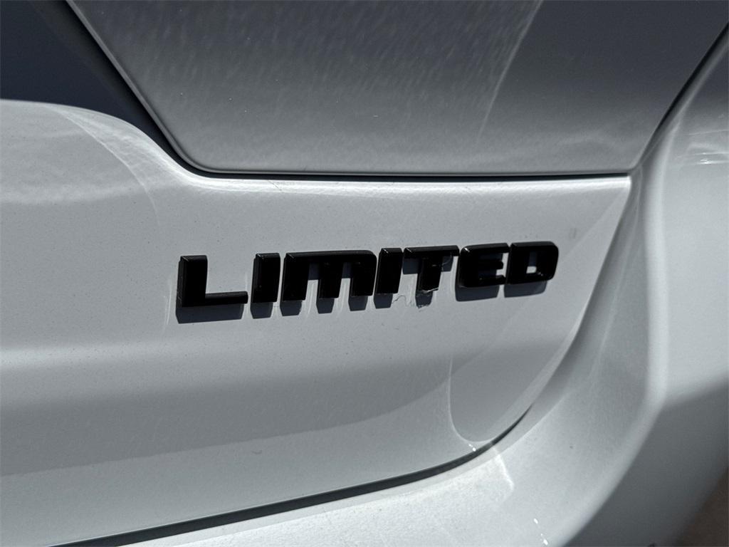 new 2025 Jeep Grand Cherokee car, priced at $43,925