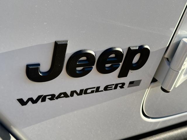 new 2025 Jeep Wrangler car, priced at $45,925