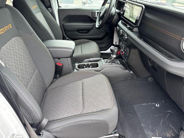 new 2025 Jeep Gladiator car, priced at $49,301