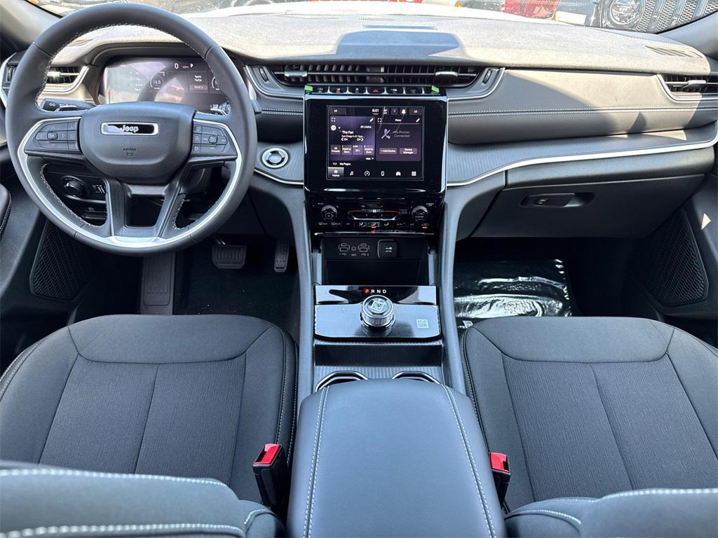 new 2025 Jeep Grand Cherokee L car, priced at $39,425