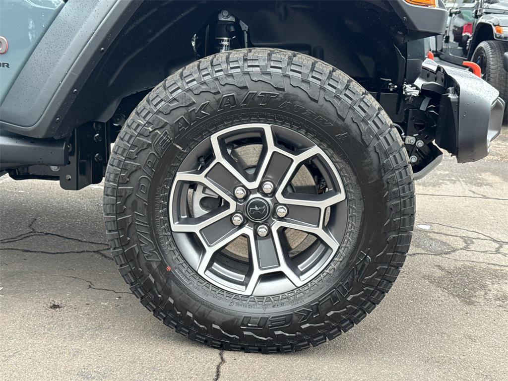 new 2025 Jeep Gladiator car, priced at $55,425