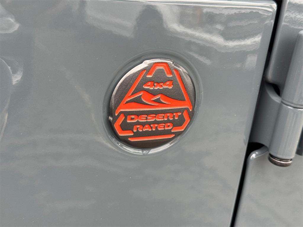 new 2025 Jeep Gladiator car, priced at $55,425