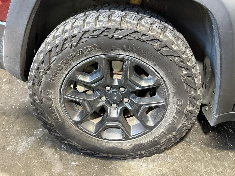 used 2019 Jeep Cherokee car, priced at $15,887