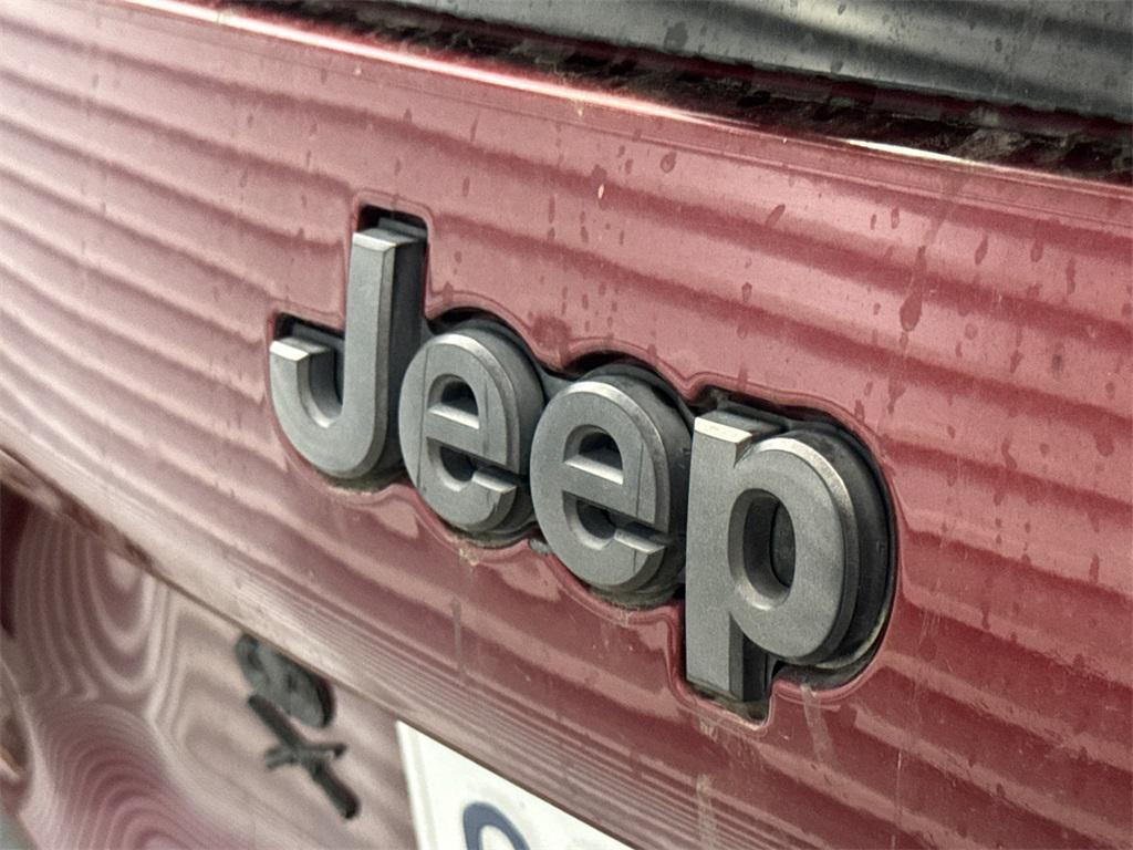 used 2019 Jeep Cherokee car, priced at $15,887
