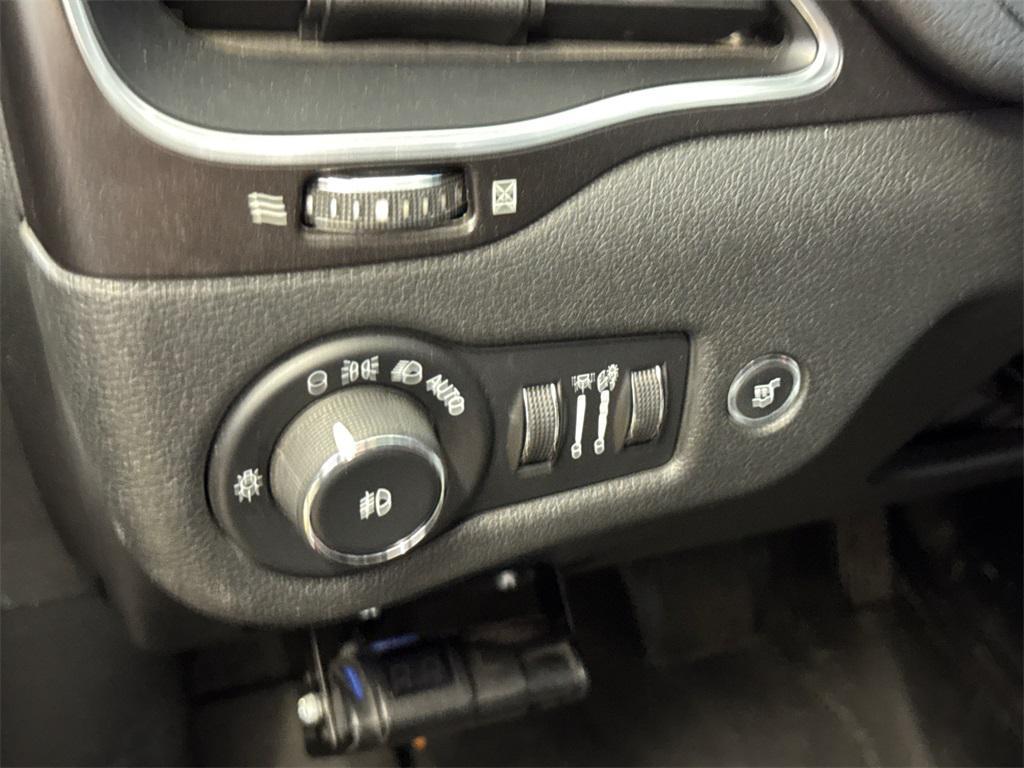 used 2019 Jeep Cherokee car, priced at $15,887