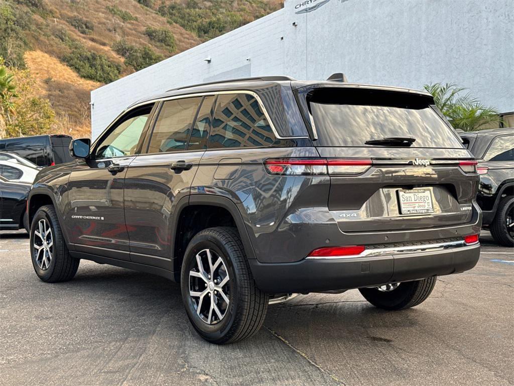 new 2025 Jeep Grand Cherokee car, priced at $48,975