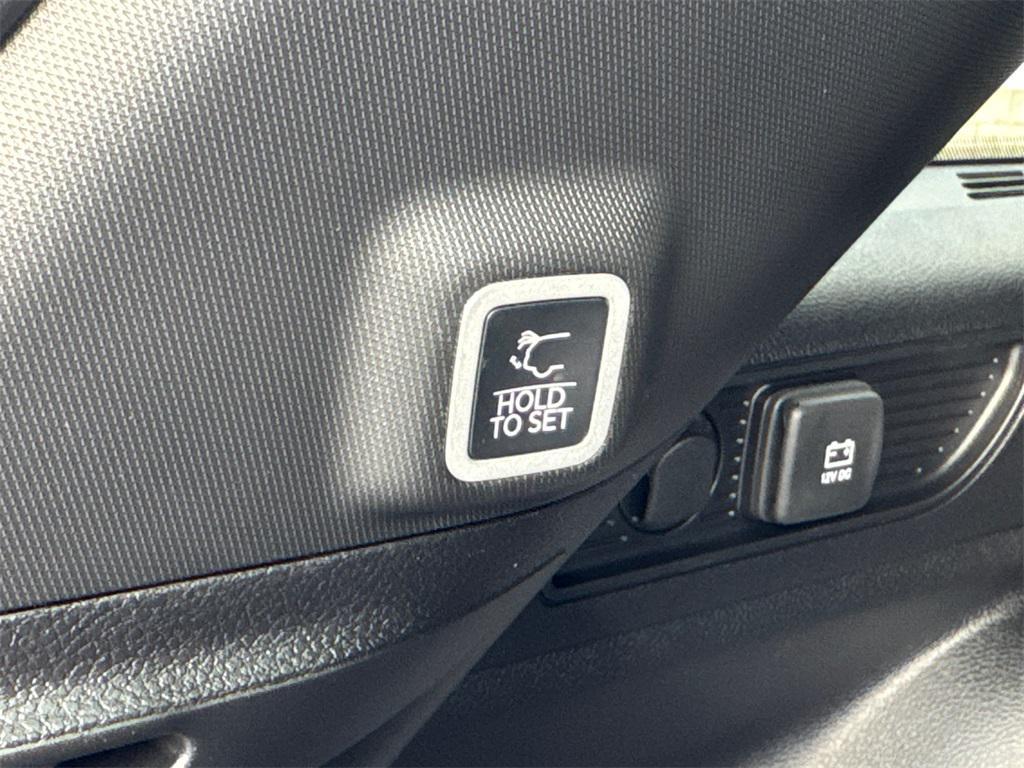 new 2025 Jeep Grand Cherokee car, priced at $48,975