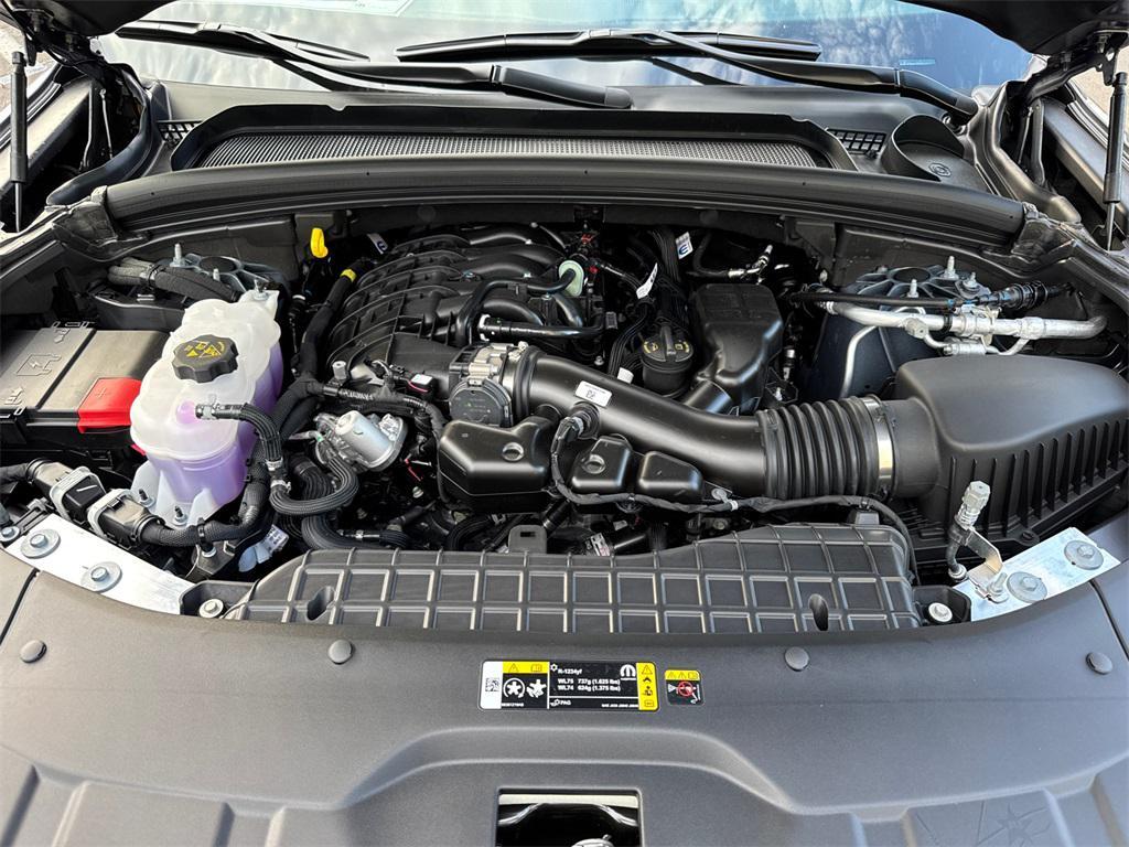new 2025 Jeep Grand Cherokee car, priced at $48,975