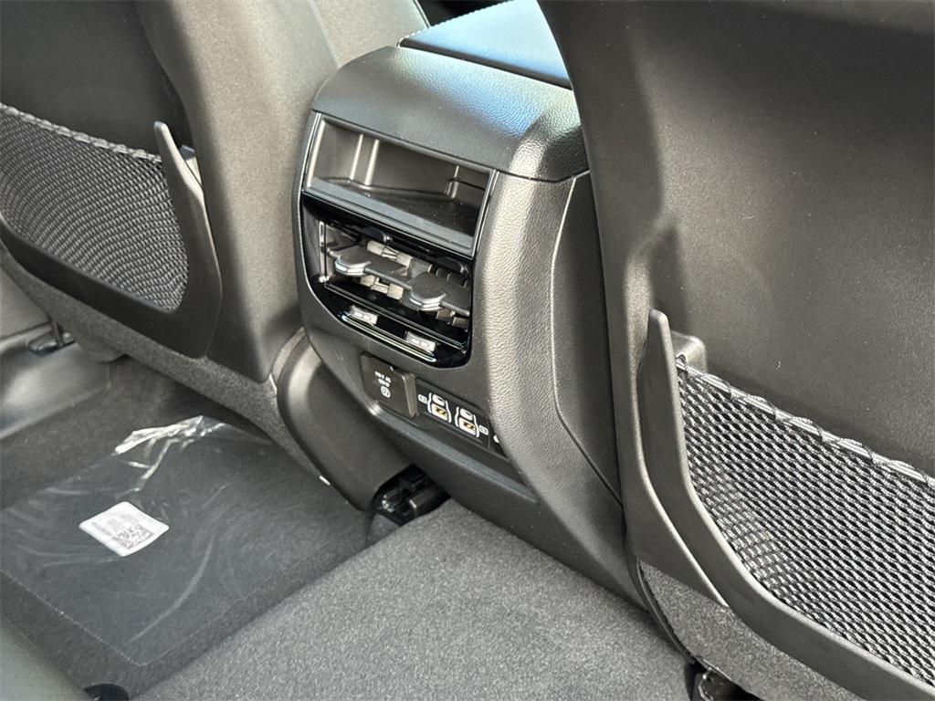 new 2025 Jeep Grand Cherokee car, priced at $48,975