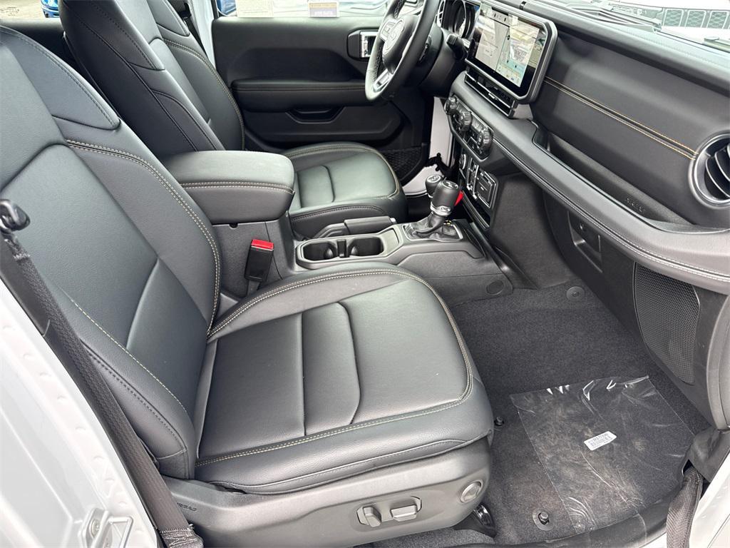 new 2025 Jeep Wrangler car, priced at $57,925