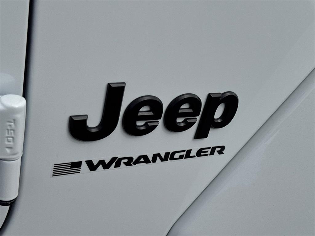 new 2025 Jeep Wrangler car, priced at $57,925