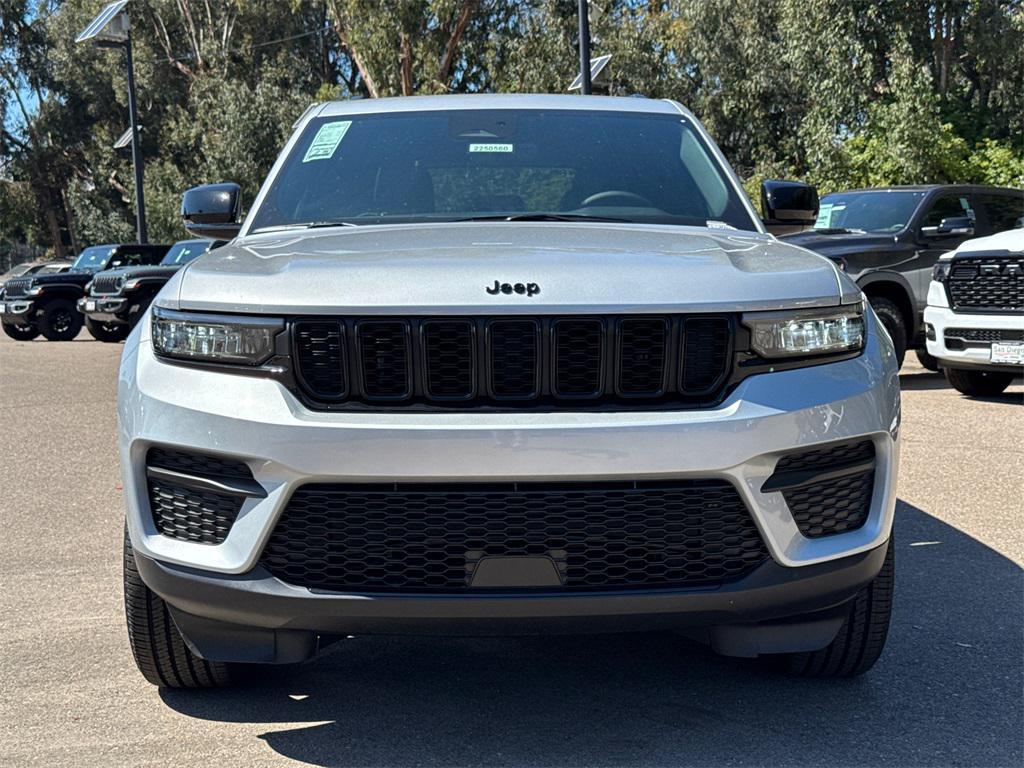 new 2025 Jeep Grand Cherokee car, priced at $44,175