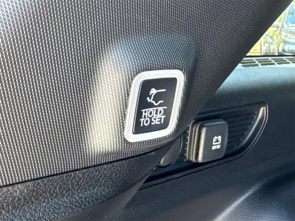 new 2025 Jeep Grand Cherokee car, priced at $44,175