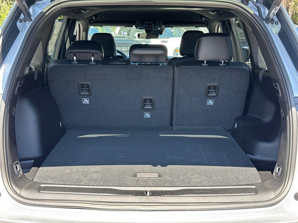 new 2025 Jeep Grand Cherokee car, priced at $44,175