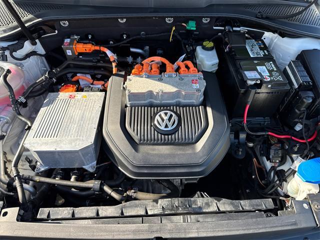 used 2016 Volkswagen e-Golf car, priced at $12,925