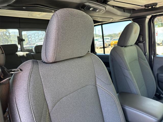 new 2025 Jeep Gladiator car, priced at $41,425