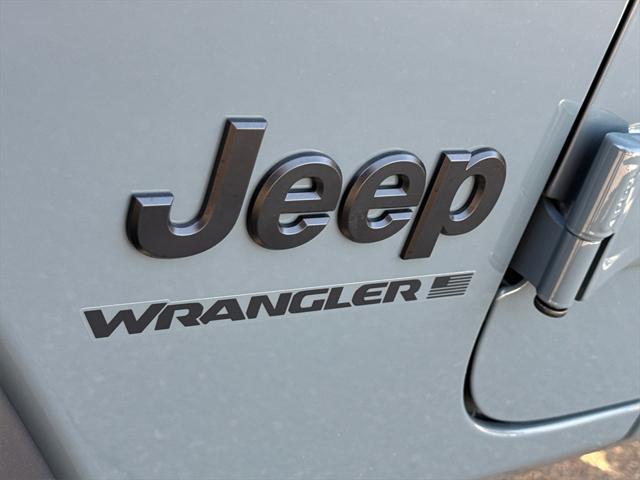 new 2025 Jeep Wrangler car, priced at $39,925