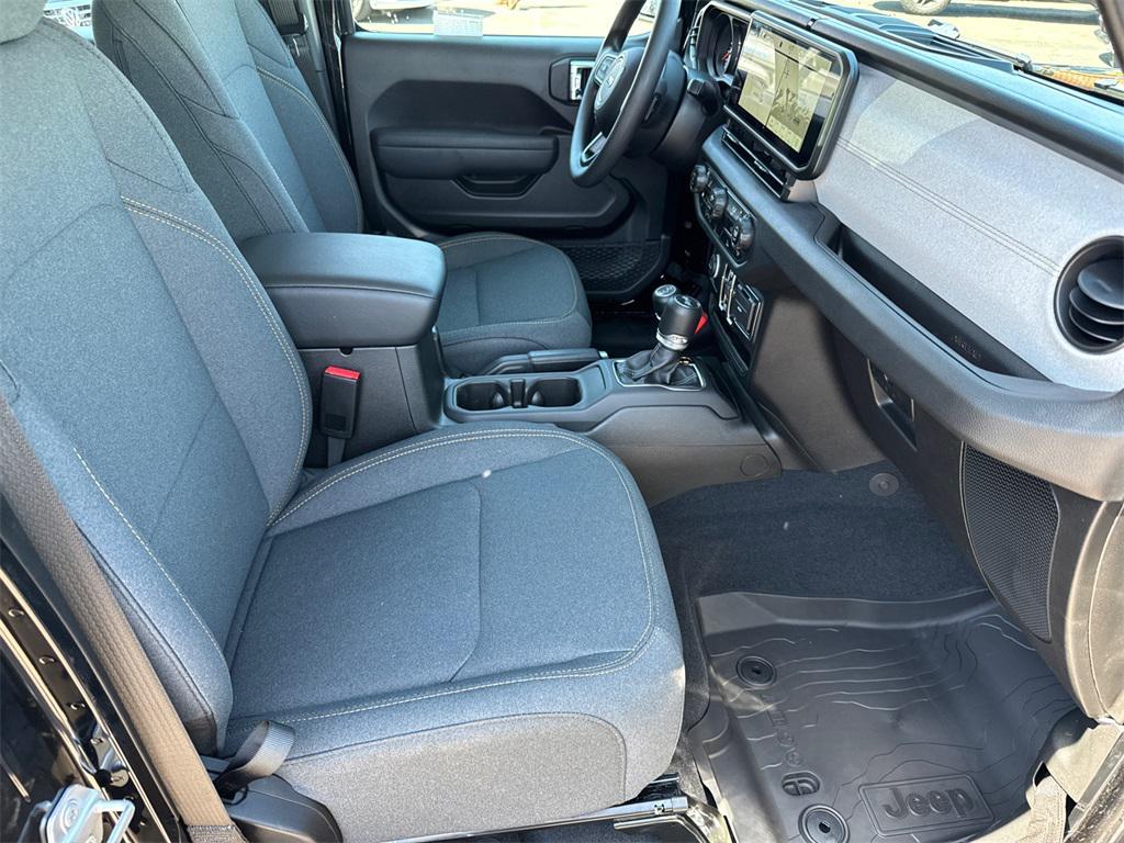 new 2025 Jeep Wrangler car, priced at $41,425