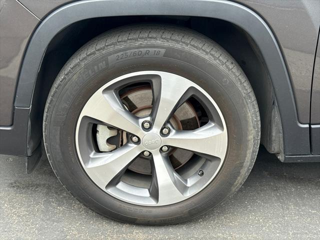 used 2021 Jeep Cherokee car, priced at $22,987