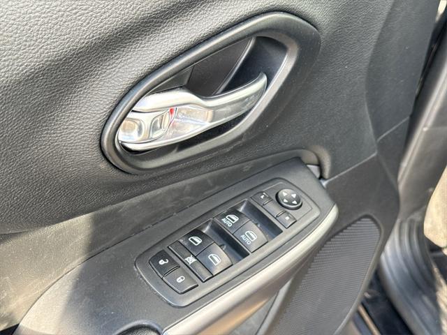 used 2021 Jeep Cherokee car, priced at $21,989
