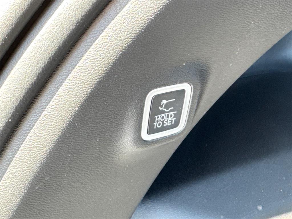 new 2025 Jeep Wagoneer S car, priced at $59,925