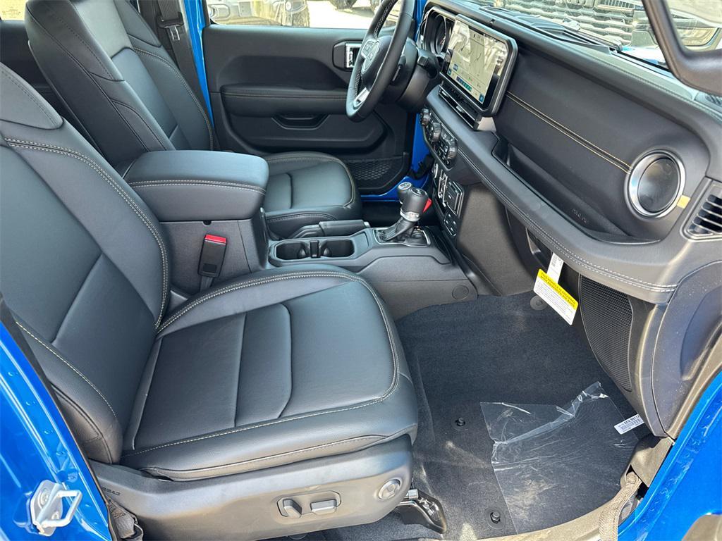 new 2025 Jeep Wrangler car, priced at $54,725