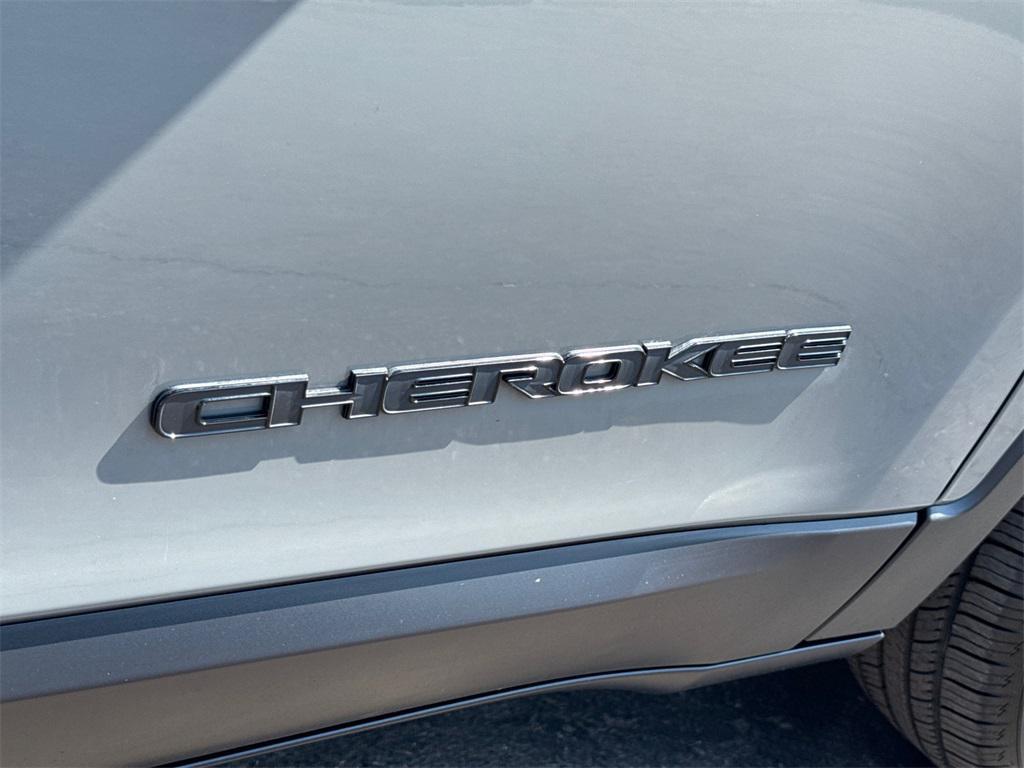 used 2023 Jeep Cherokee car, priced at $22,633