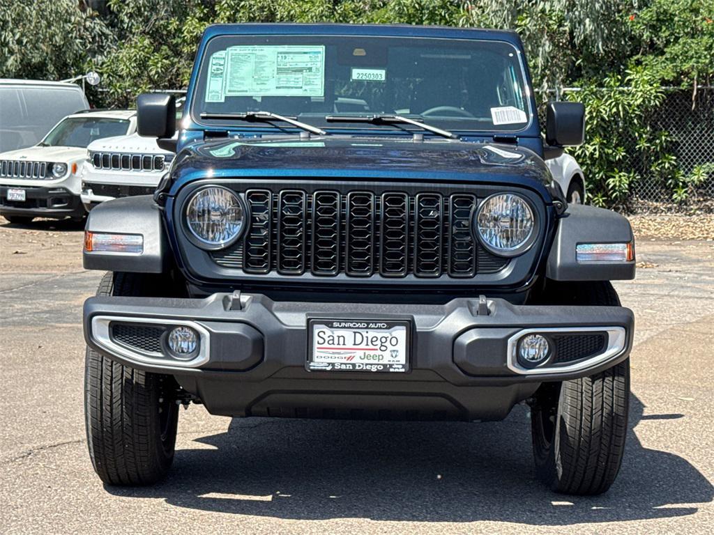 new 2025 Jeep Gladiator car, priced at $43,675