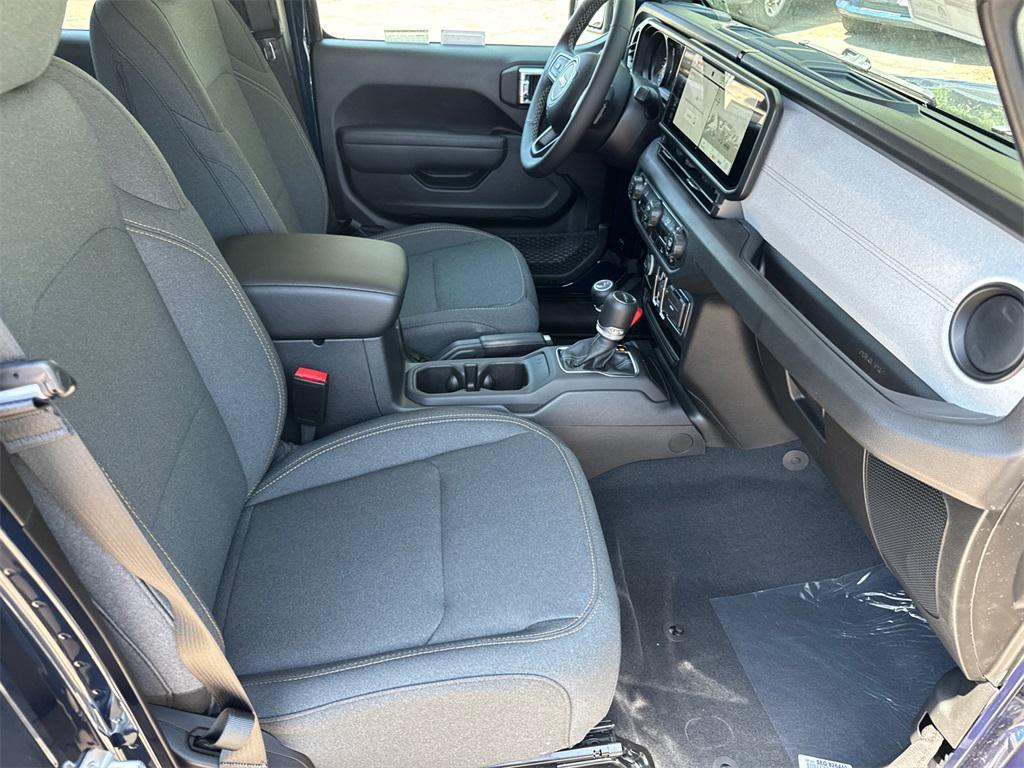 new 2025 Jeep Gladiator car, priced at $43,675