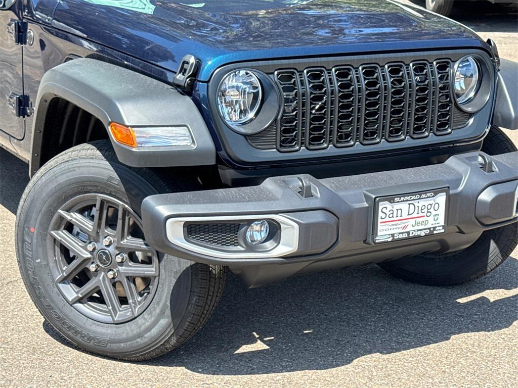 new 2025 Jeep Gladiator car, priced at $43,675