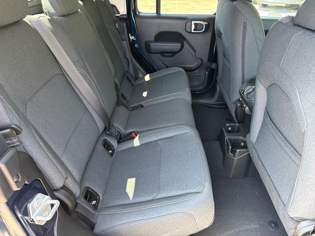 new 2025 Jeep Gladiator car, priced at $43,925