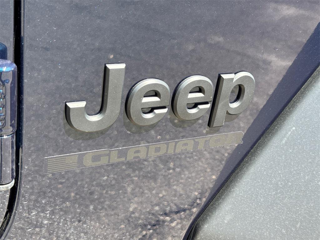 new 2025 Jeep Gladiator car, priced at $43,675