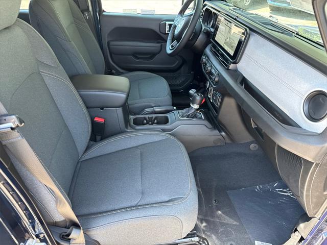new 2025 Jeep Gladiator car, priced at $43,925
