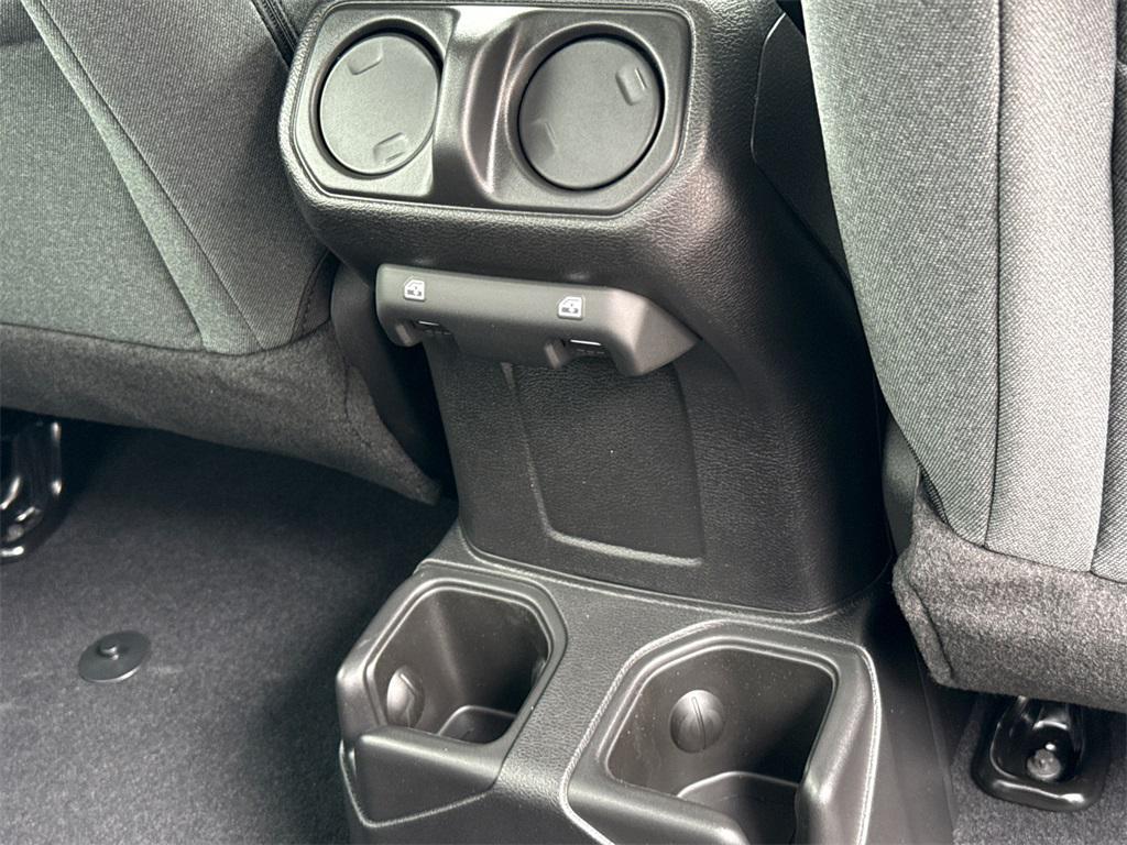 new 2025 Jeep Gladiator car, priced at $40,925