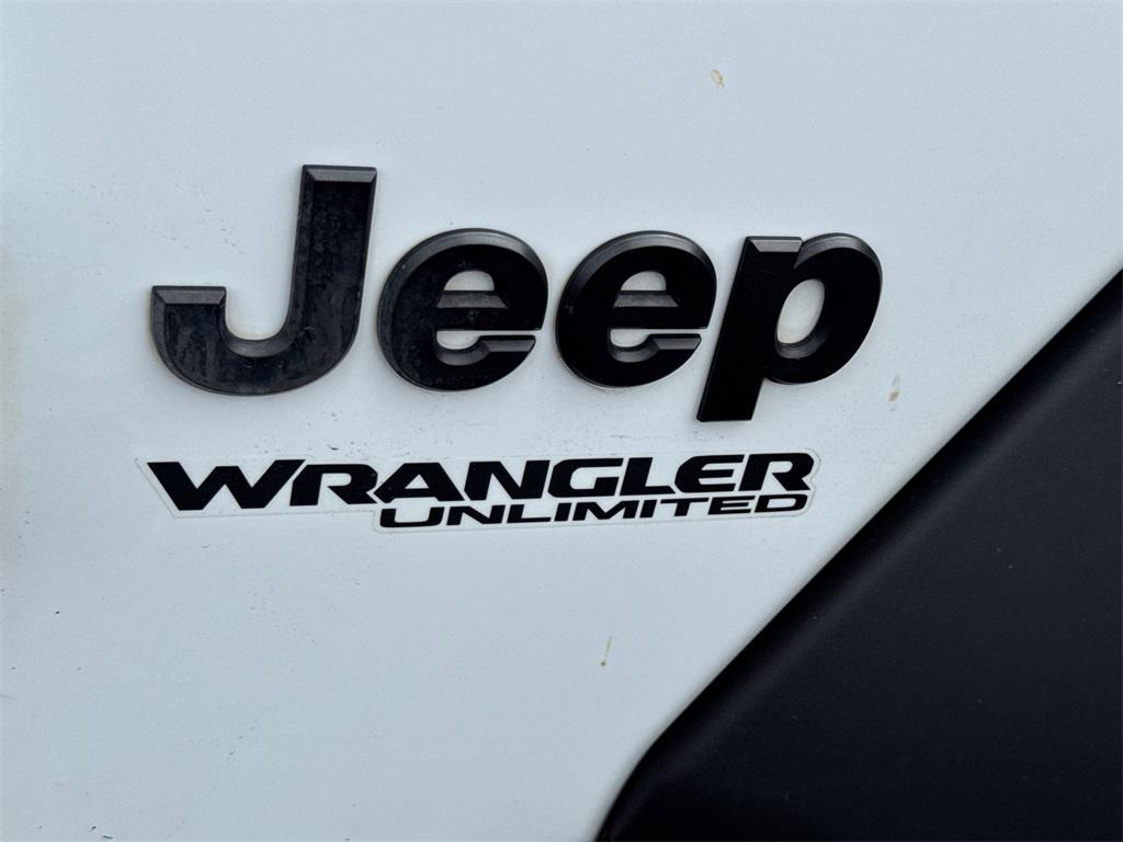 used 2022 Jeep Wrangler Unlimited car, priced at $27,731