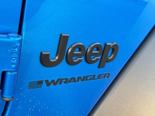 new 2025 Jeep Wrangler car, priced at $44,925