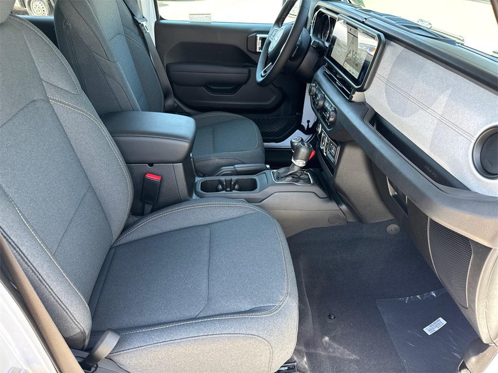 new 2025 Jeep Wrangler car, priced at $48,925