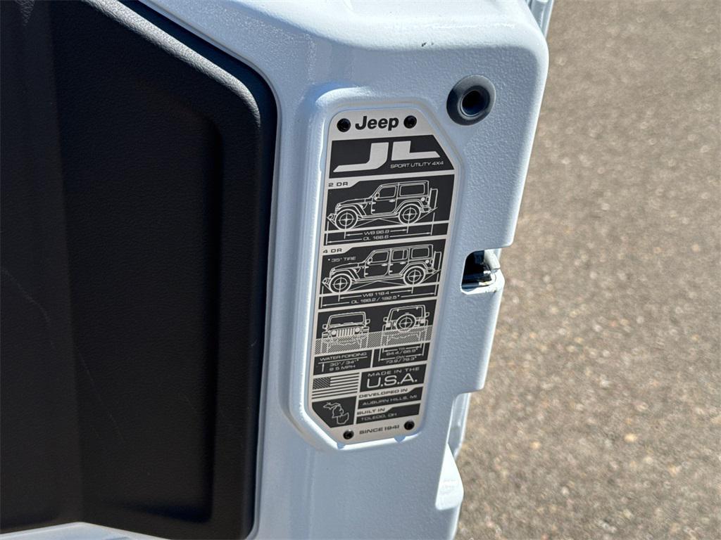 new 2025 Jeep Wrangler car, priced at $48,925