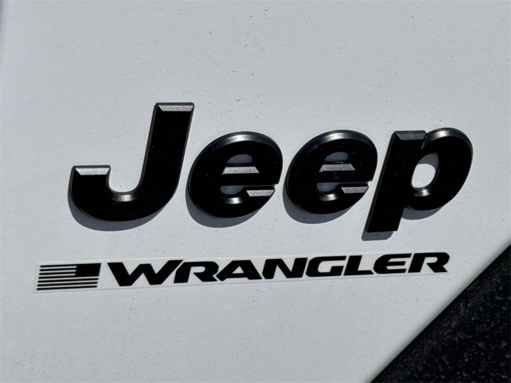 new 2025 Jeep Wrangler car, priced at $48,925