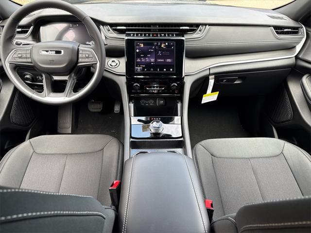 new 2025 Jeep Grand Cherokee car, priced at $35,925