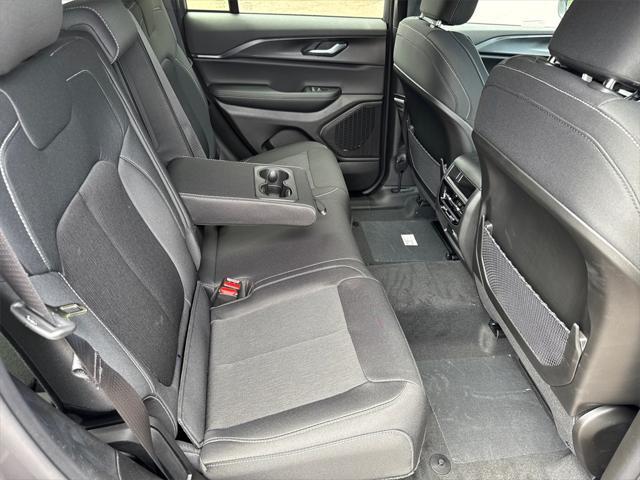 new 2025 Jeep Grand Cherokee car, priced at $35,925