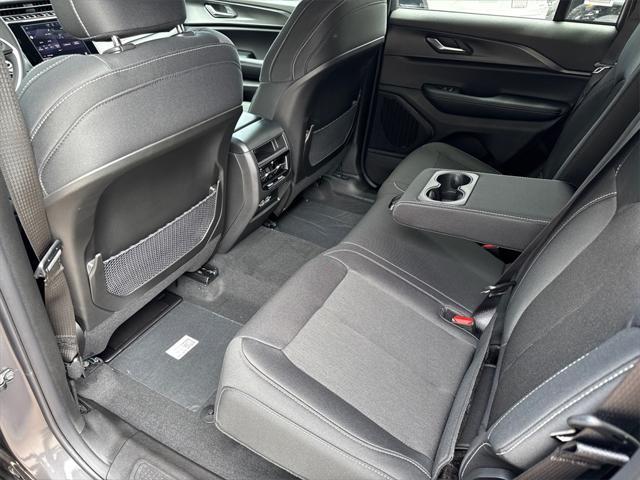 new 2025 Jeep Grand Cherokee car, priced at $35,925