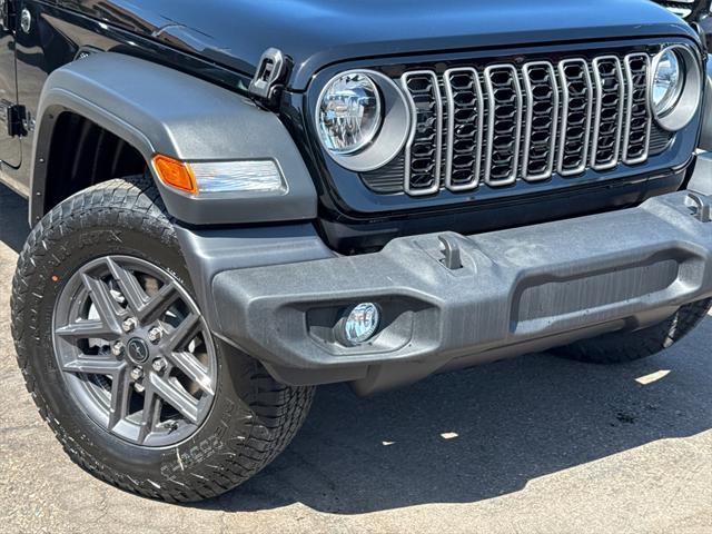 new 2025 Jeep Wrangler car, priced at $45,425