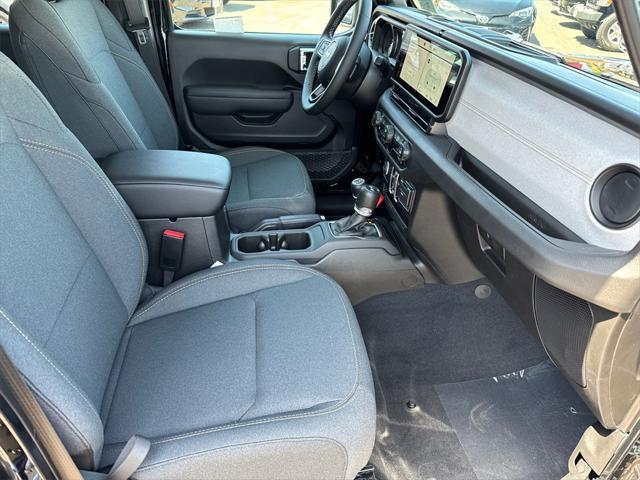 new 2025 Jeep Wrangler car, priced at $45,425