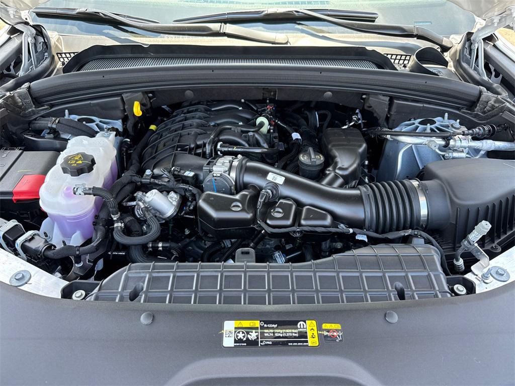 new 2025 Jeep Grand Cherokee car, priced at $43,925