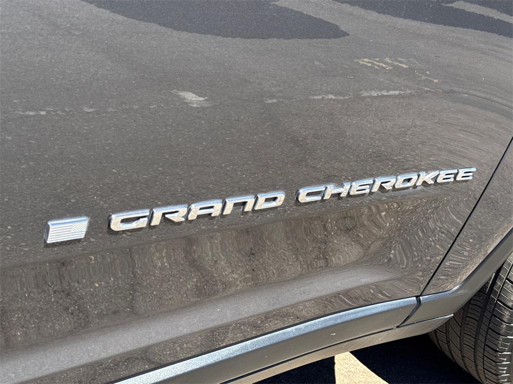 used 2023 Jeep Grand Cherokee car, priced at $28,989