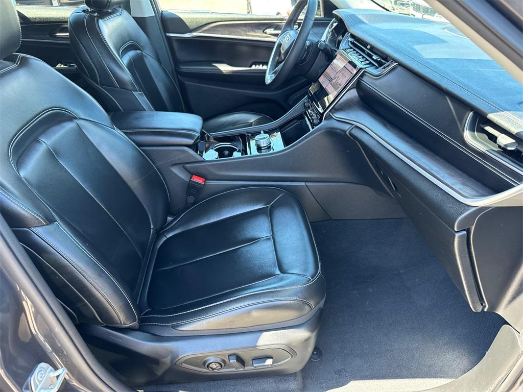 used 2023 Jeep Grand Cherokee car, priced at $28,989