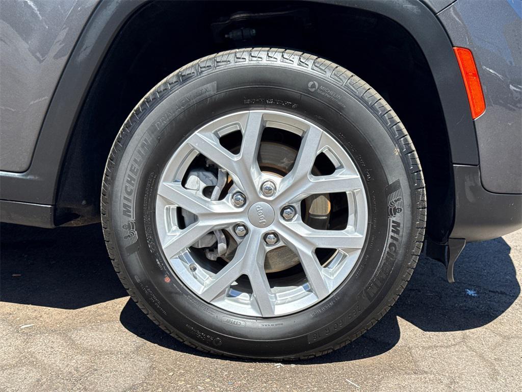 used 2023 Jeep Grand Cherokee car, priced at $28,989