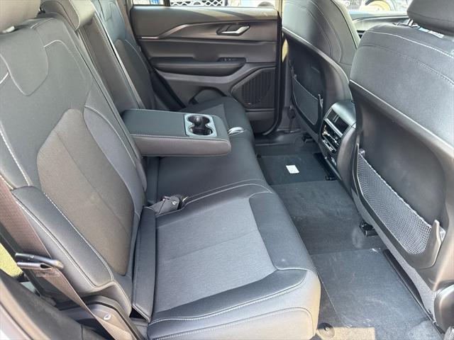 new 2025 Jeep Grand Cherokee car, priced at $35,925